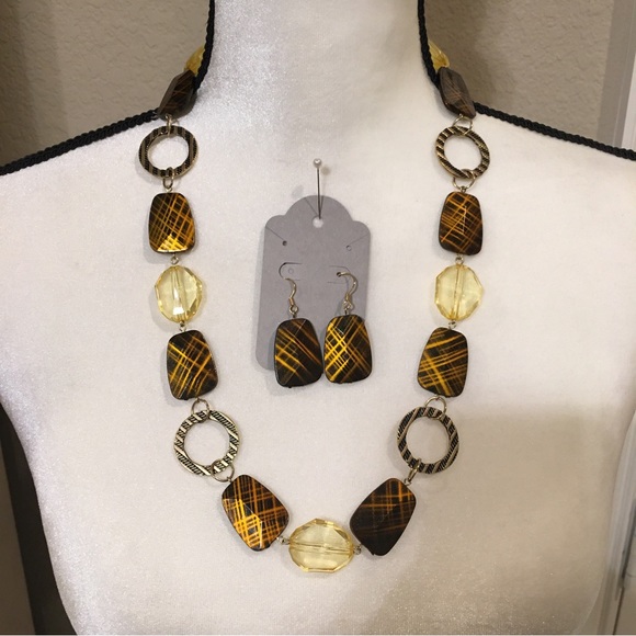 Necklace & Earring Set - Picture 4 of 7